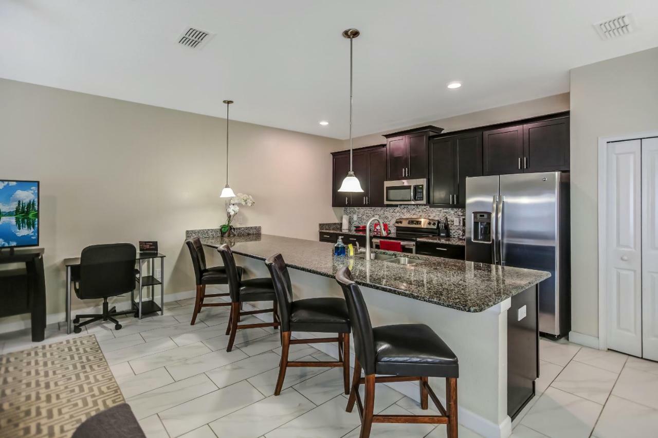 C - New 4 Bedroom Home - 5 Miles To Disney - Free Water Park - Private Pool キシミー エクステリア 写真