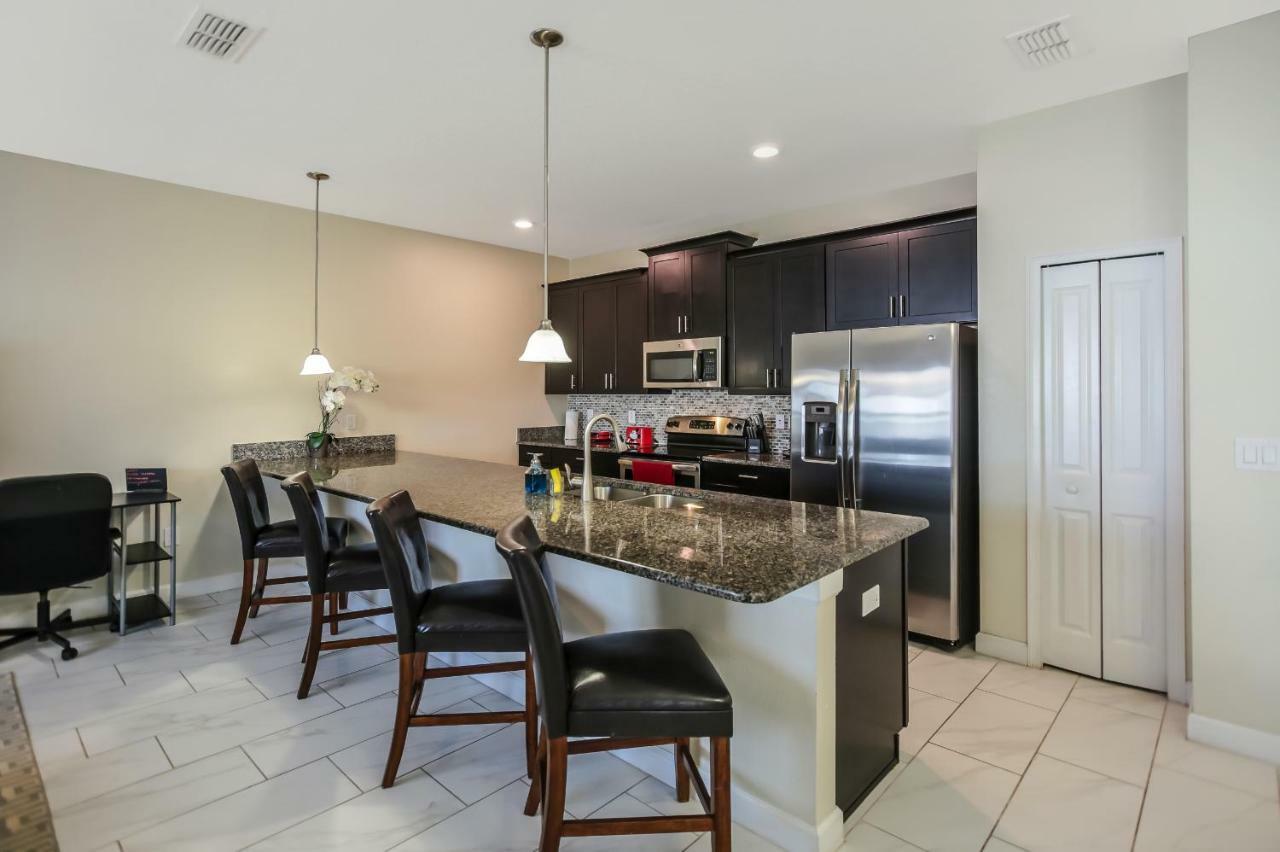 C - New 4 Bedroom Home - 5 Miles To Disney - Free Water Park - Private Pool キシミー エクステリア 写真