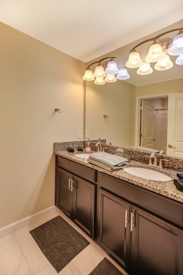 C - New 4 Bedroom Home - 5 Miles To Disney - Free Water Park - Private Pool キシミー エクステリア 写真