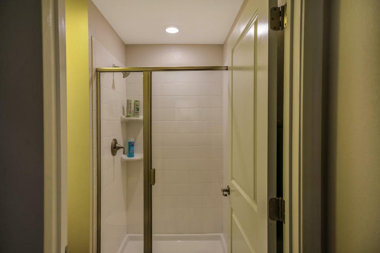 C - New 4 Bedroom Home - 5 Miles To Disney - Free Water Park - Private Pool キシミー エクステリア 写真